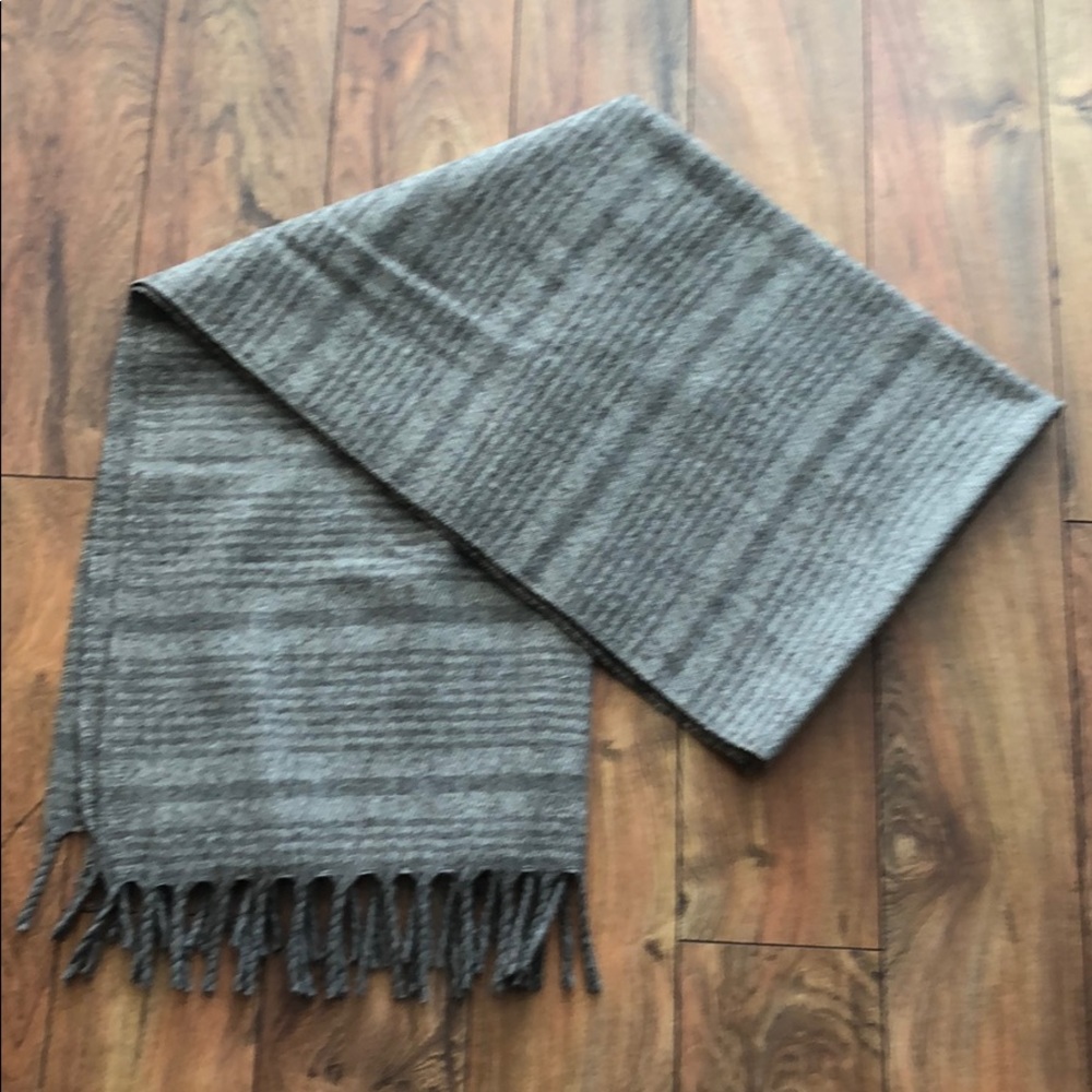 Shawl Wool Grey tones